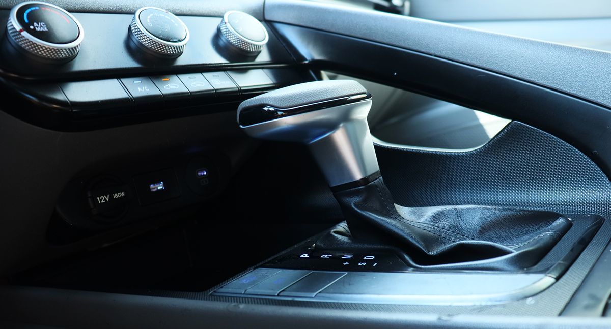 2024 Hyundai Elantra SE photo 36