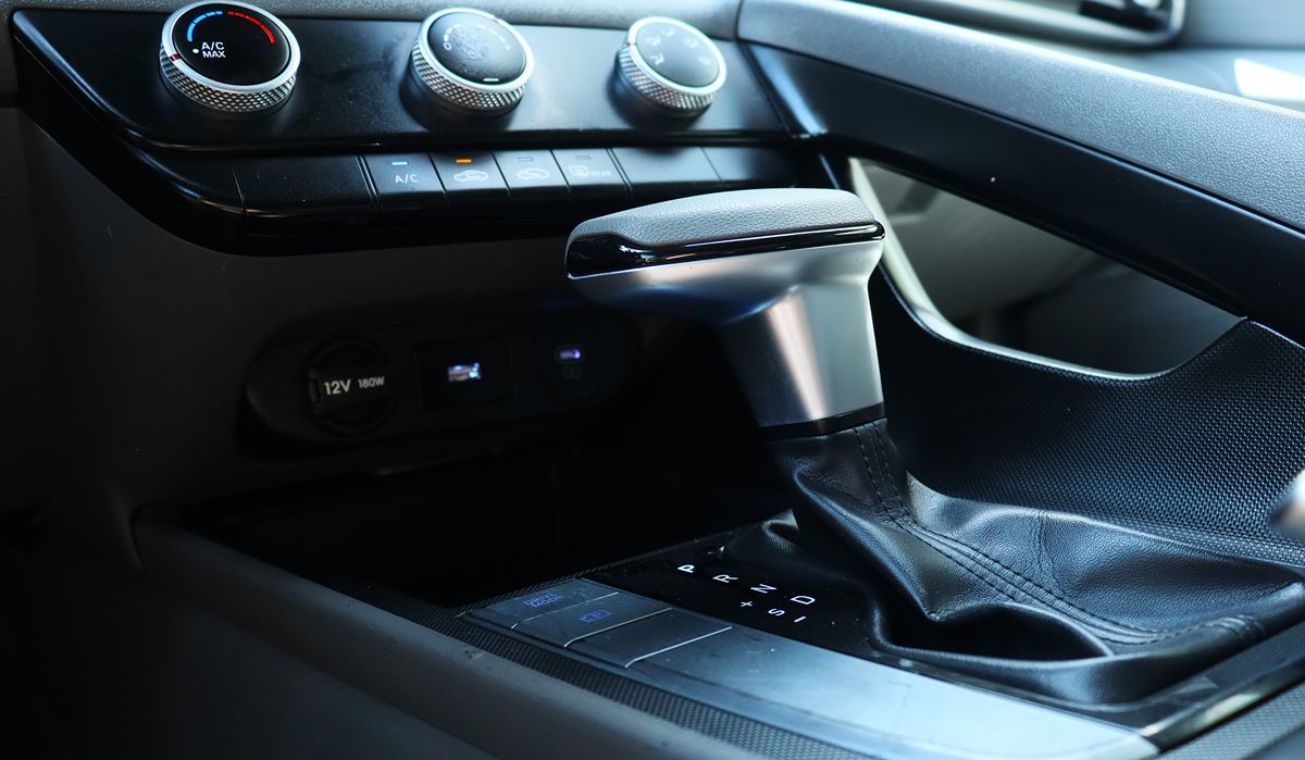 2024 Hyundai Elantra SE photo 37