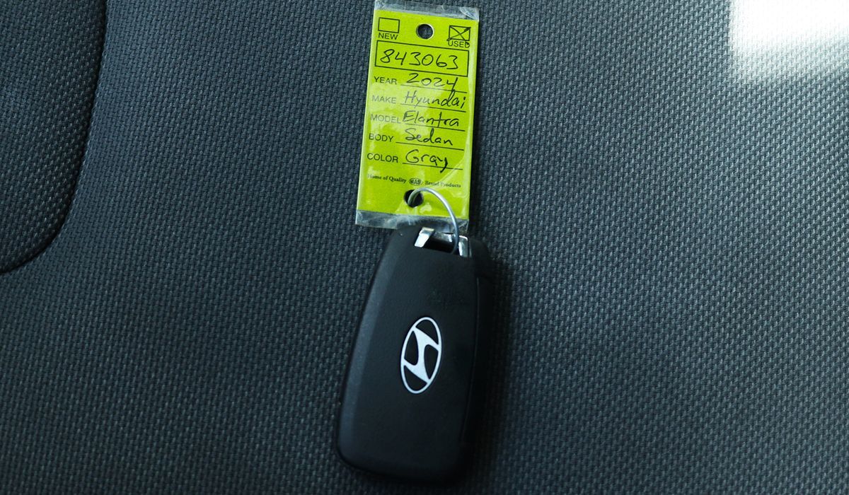 2024 Hyundai Elantra SE photo 41