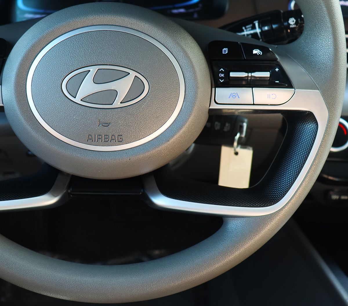 2024 Hyundai Elantra SE photo 39