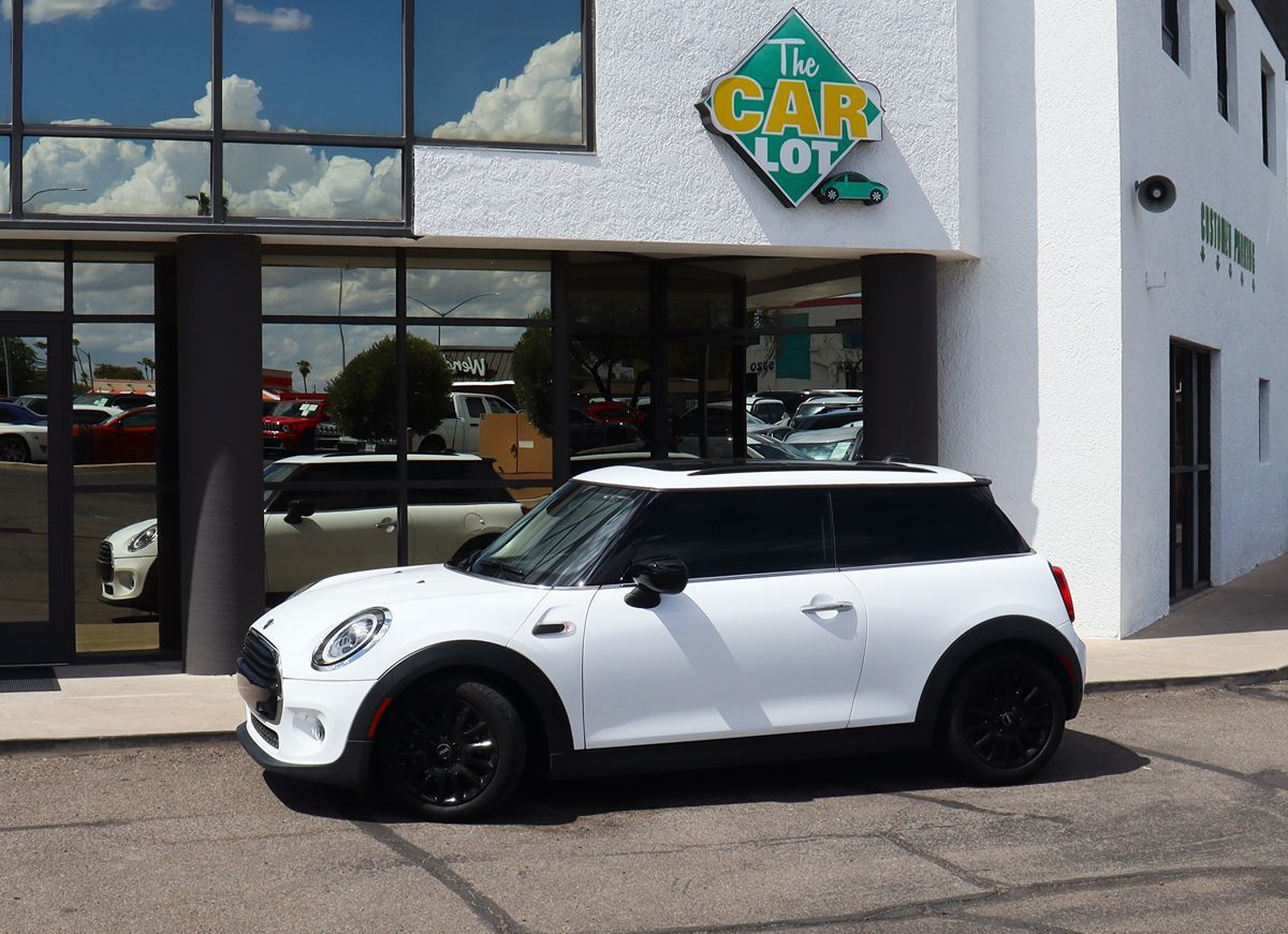 2020 Mini Cooper 2 Door Hardtop Iconic photo 3