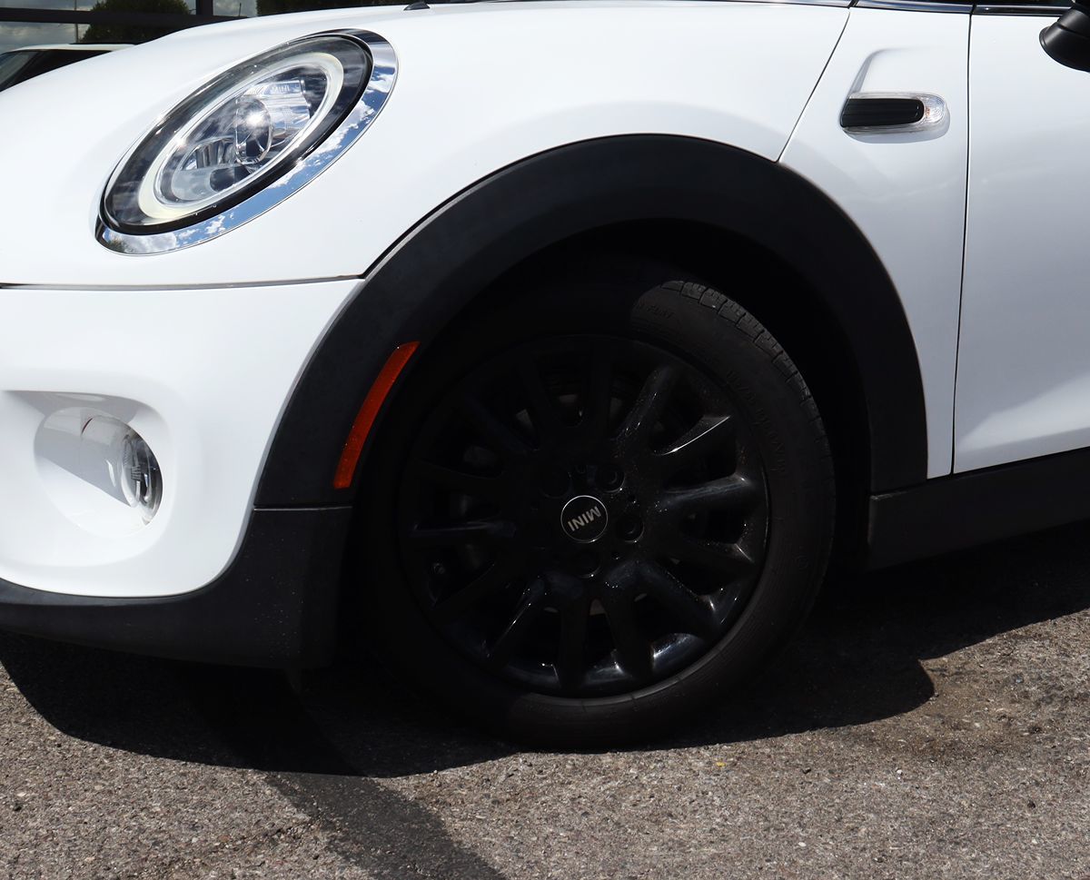 2020 Mini Cooper 2 Door Hardtop Iconic photo 4