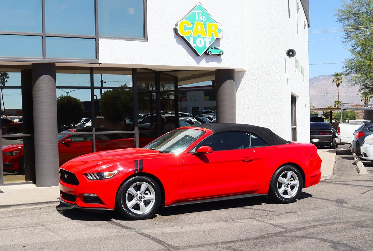 2015 Ford Mustang V6 Convertible photo 4
