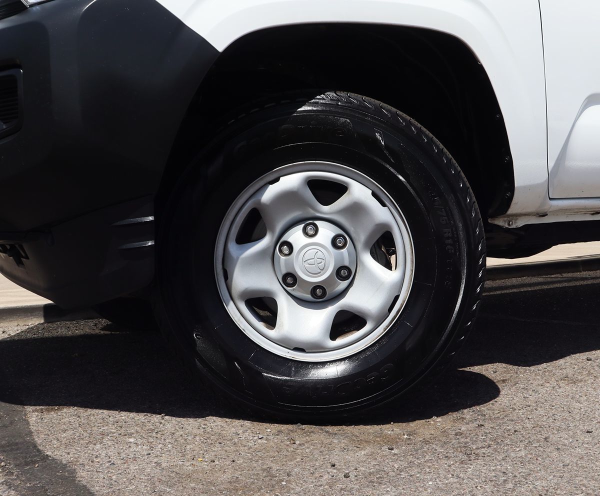 2022 Toyota Tacoma SR Access Cab photo 3