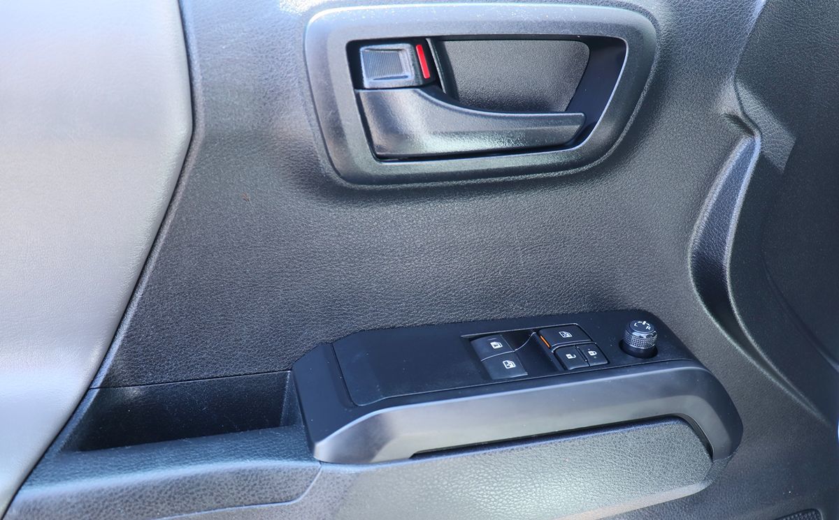 2022 Toyota Tacoma SR Access Cab photo 26