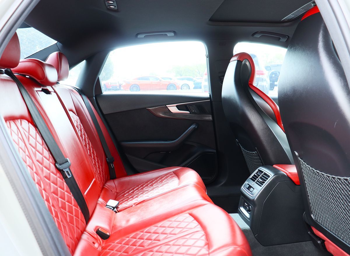 2019 Audi S4 Base Prestige photo 19