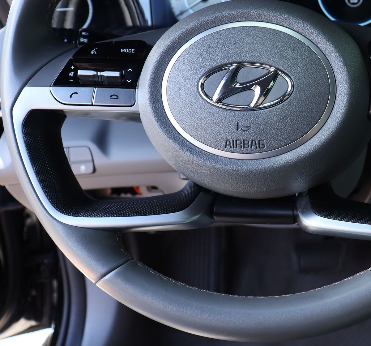 2023 Hyundai Elantra SEL photo 45