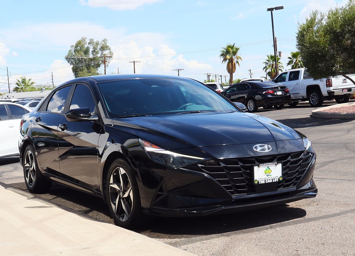 2023 Hyundai Elantra SEL photo 11