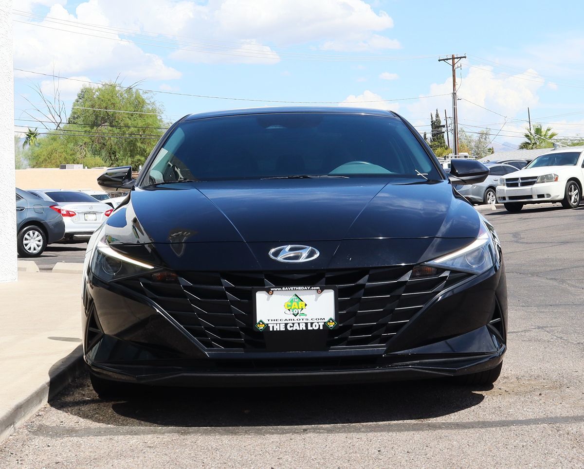 2023 Hyundai Elantra SEL photo 13