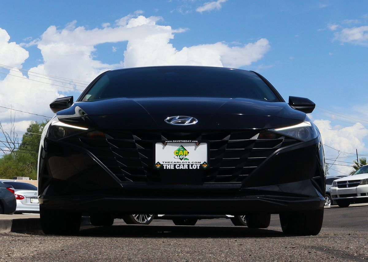 2023 Hyundai Elantra SEL photo 14