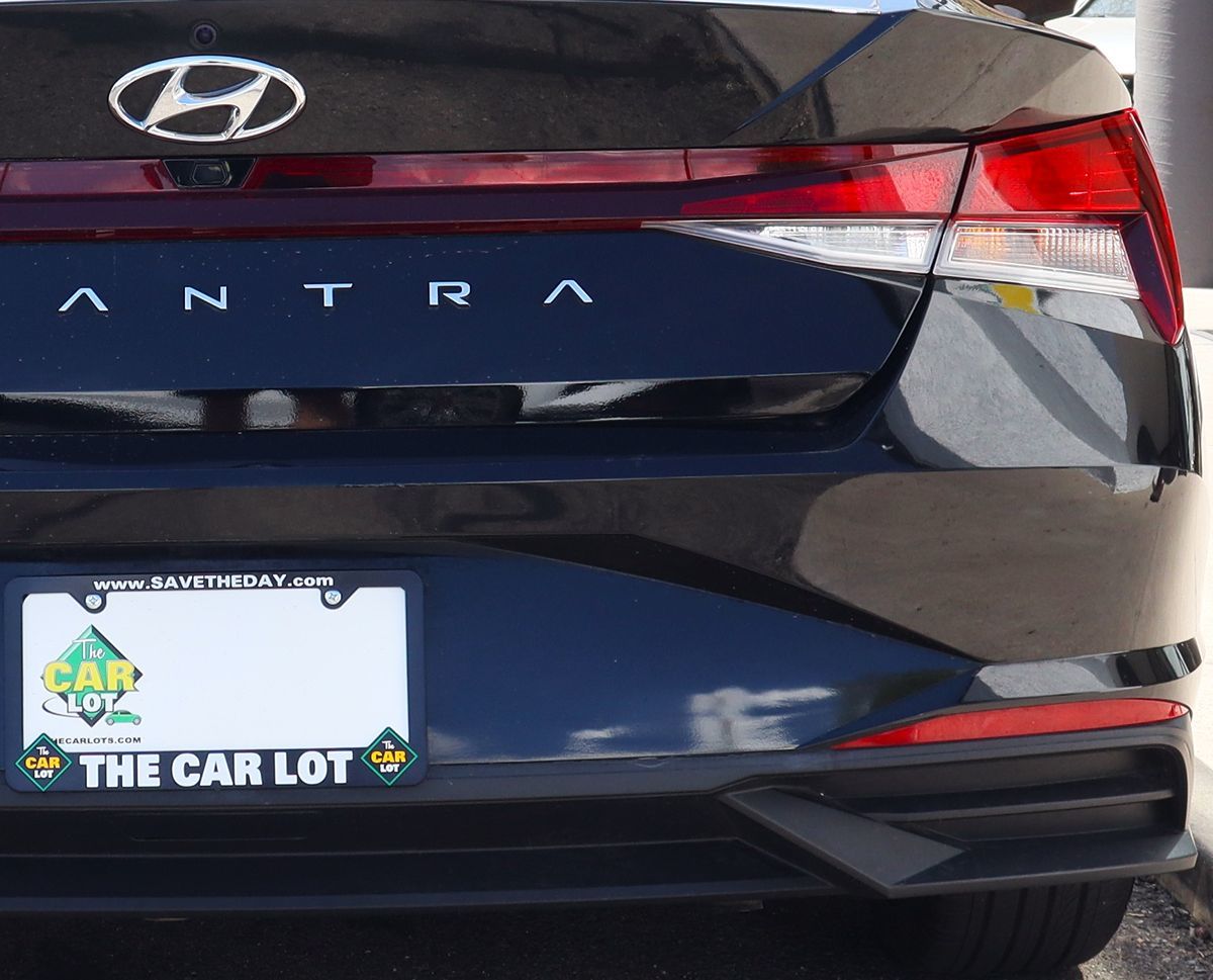 2023 Hyundai Elantra SEL photo 17