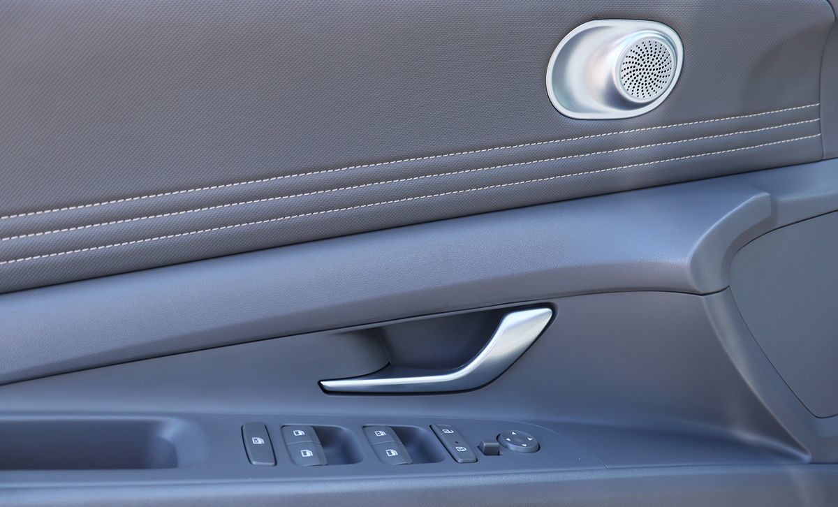 2023 Hyundai Elantra SEL photo 33