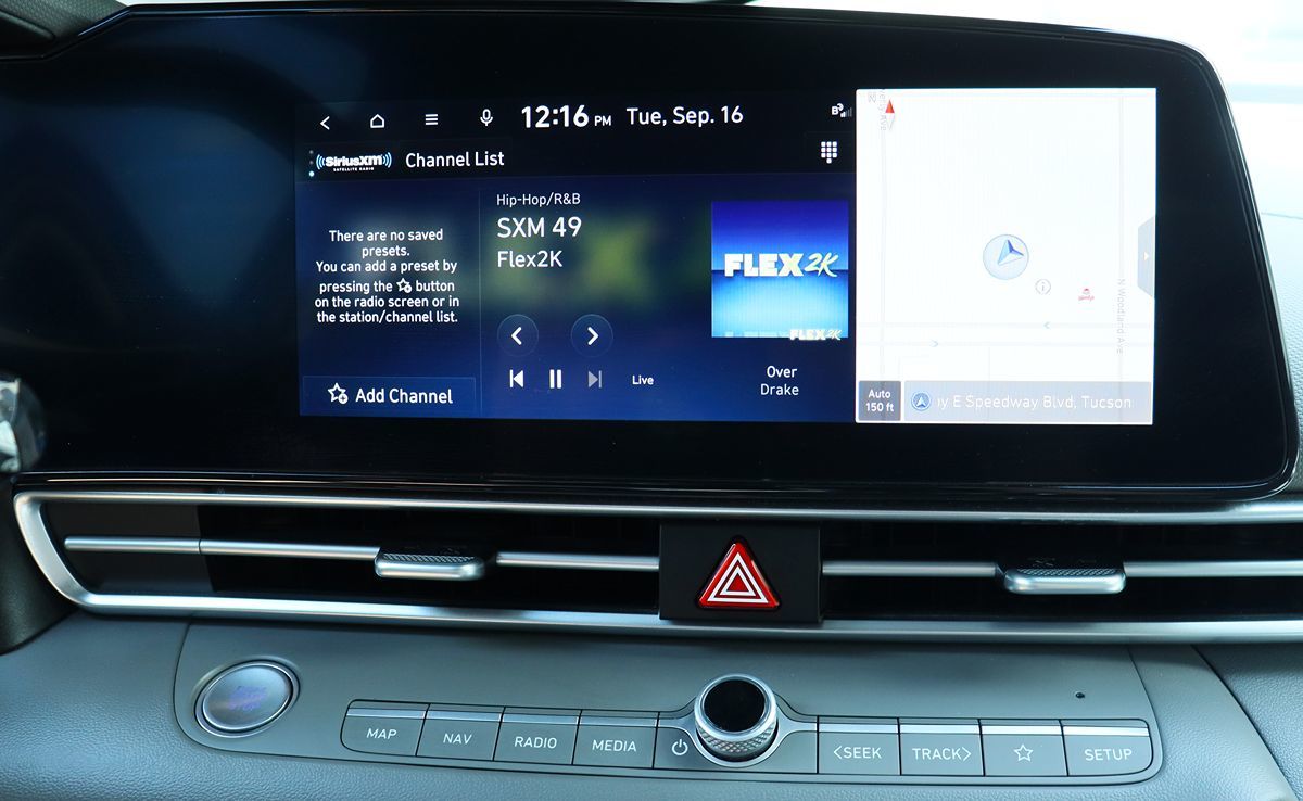 2023 Hyundai Elantra SEL photo 40