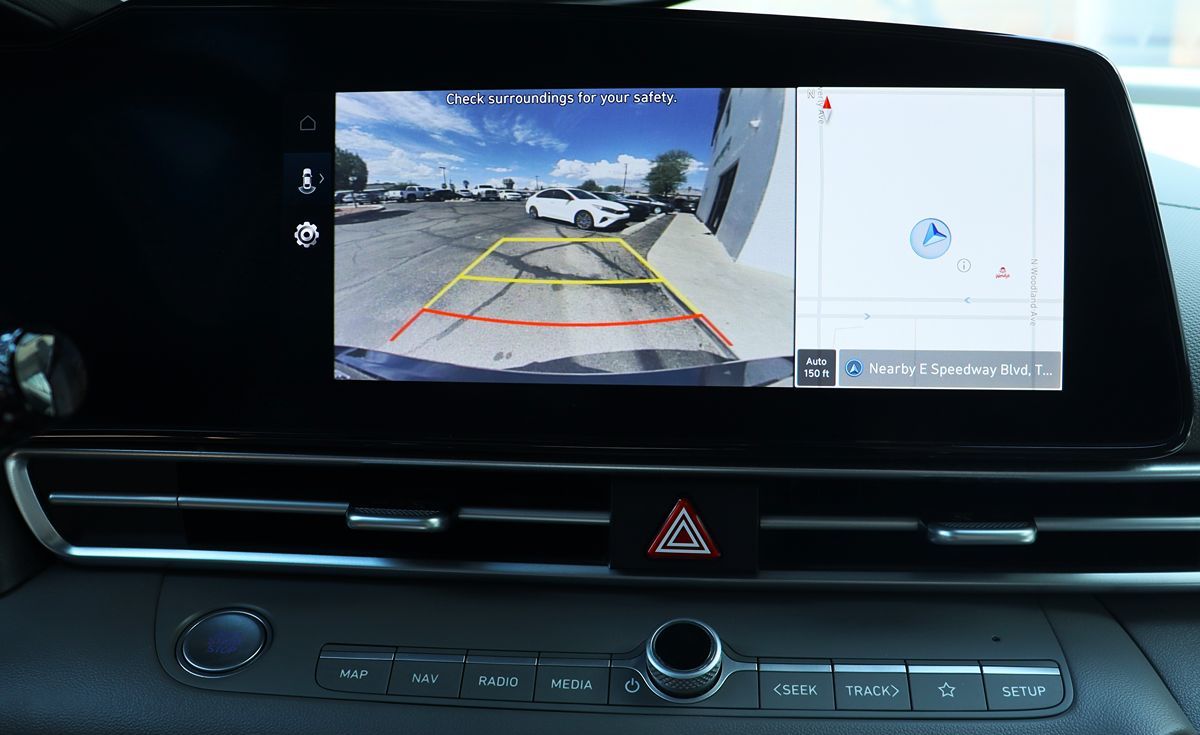 2023 Hyundai Elantra SEL photo 41