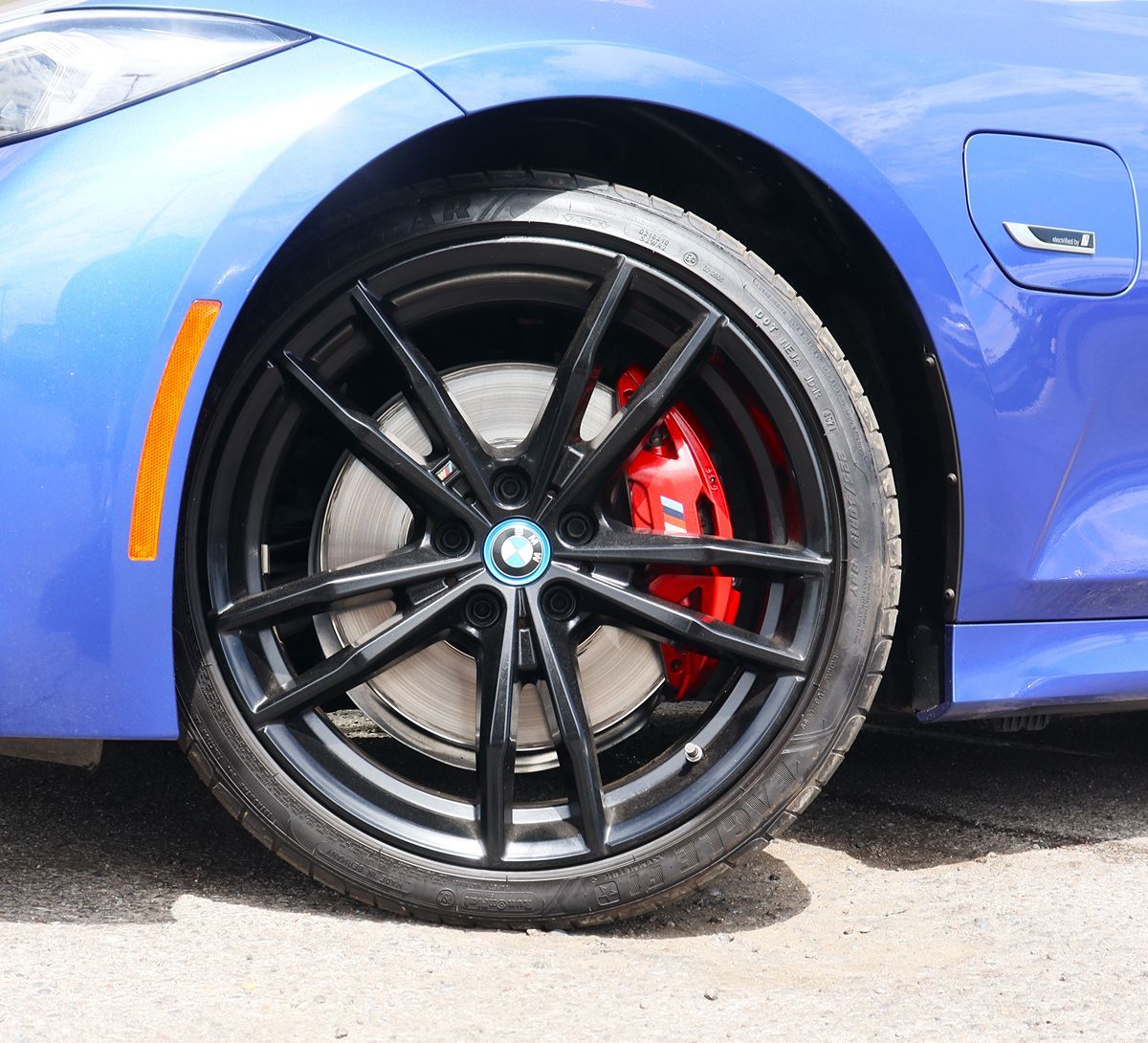 2023 Bmw 330e photo 2