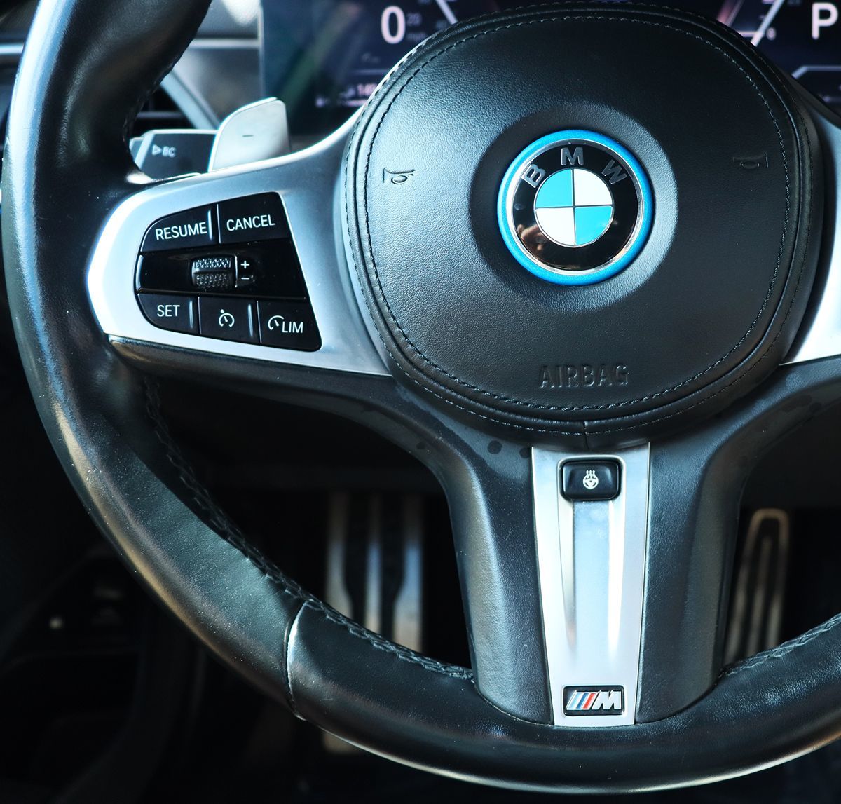 2023 Bmw 330e photo 39