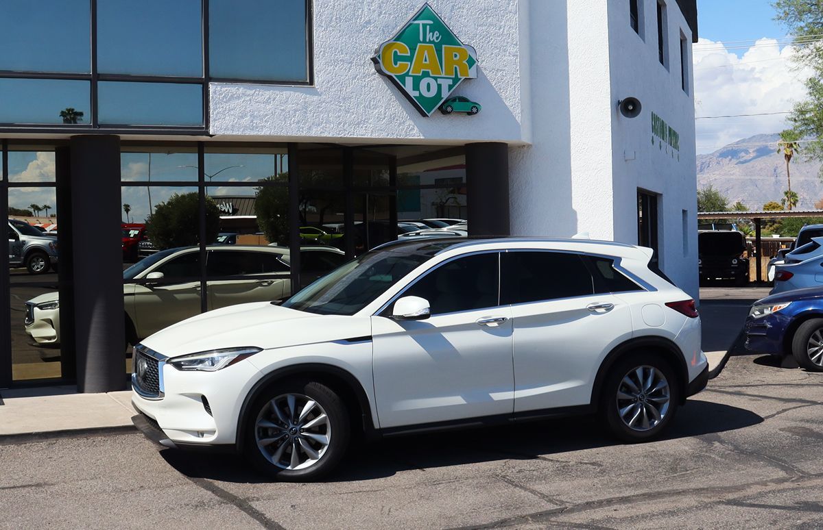 2019 Infiniti QX50 Luxe photo 2