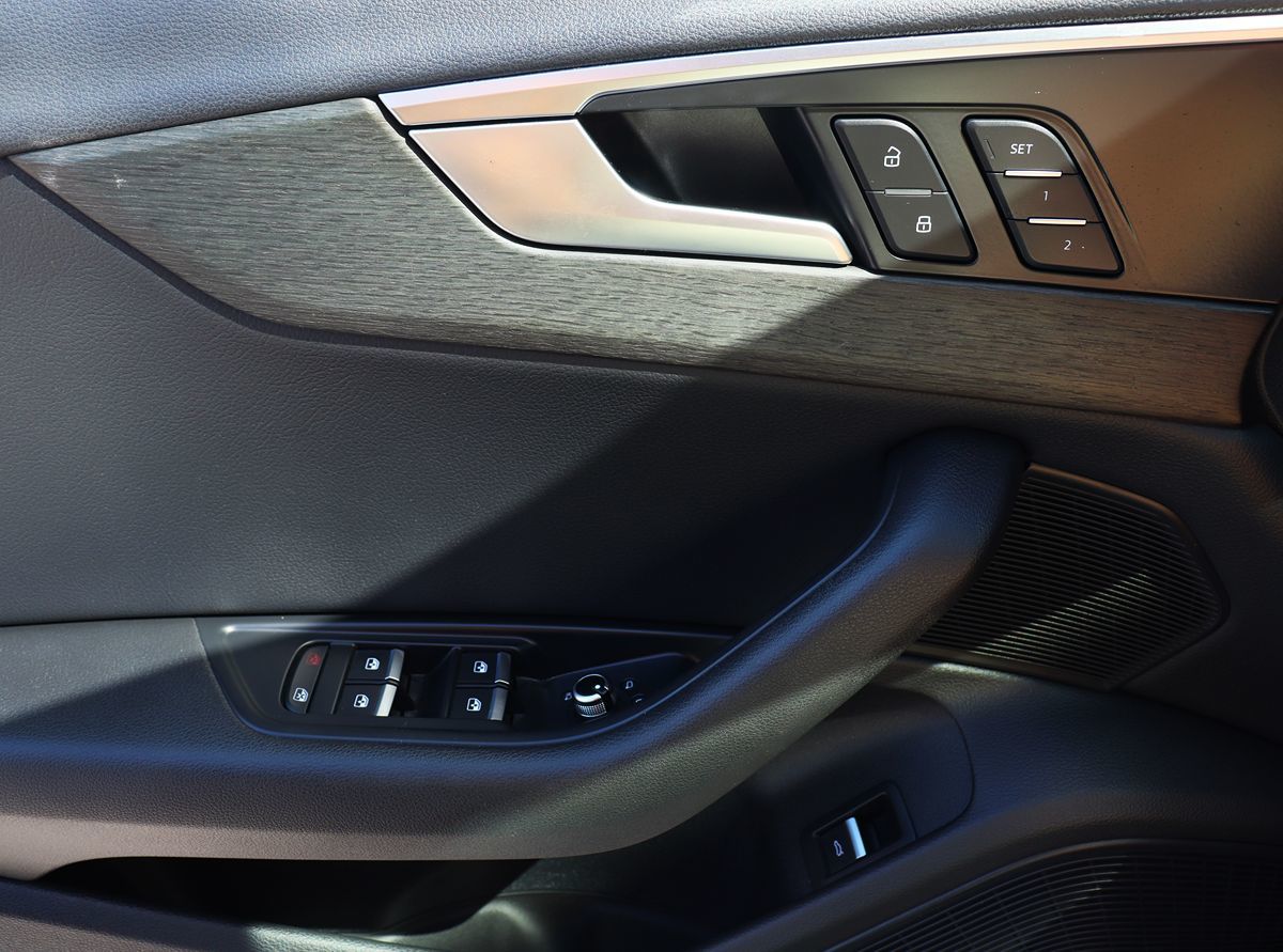 2018 Audi A4 Premium Plus photo 35