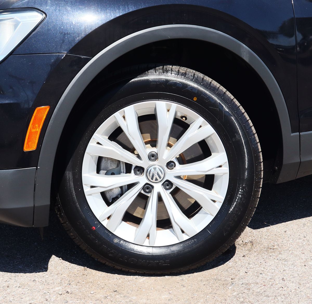 2019 Volkswagen Tiguan S photo 3