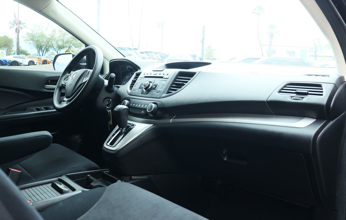 2013 Honda CR-V LX photo 31