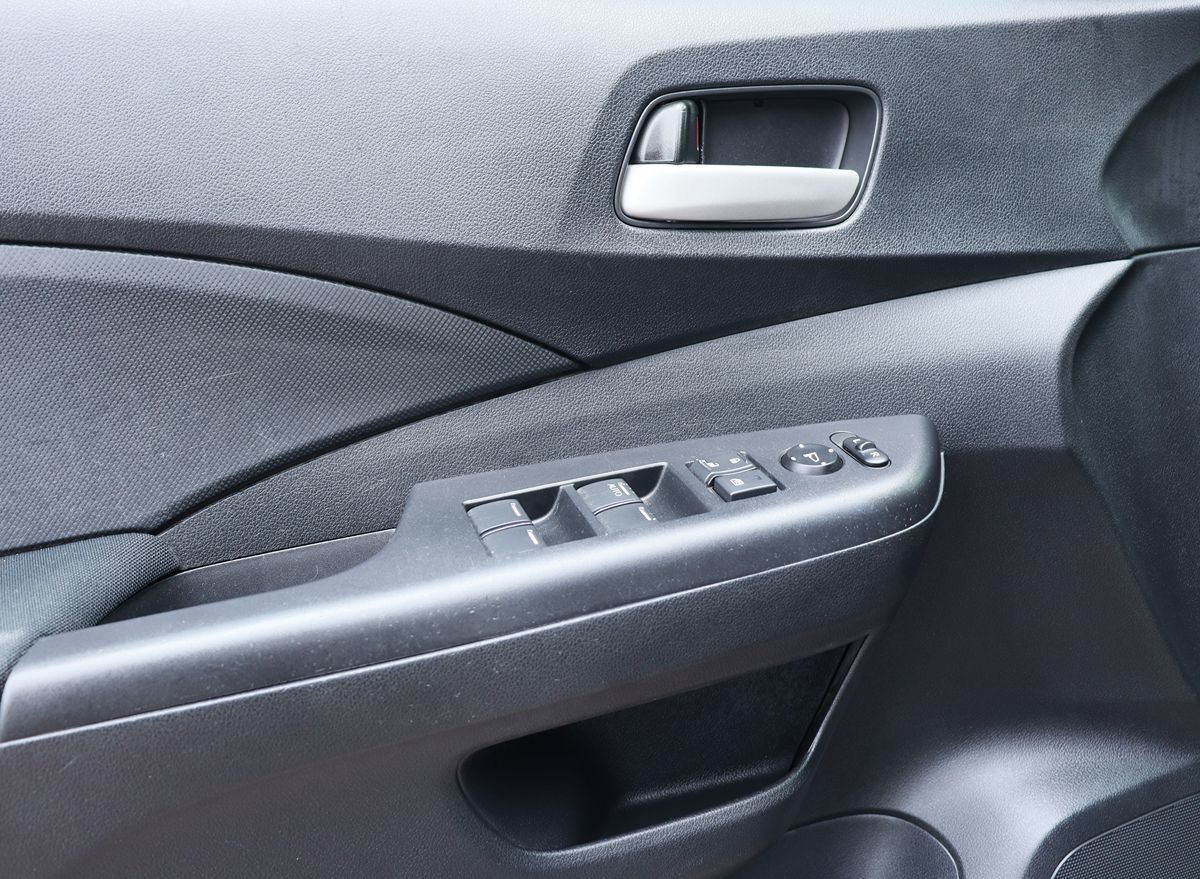 2013 Honda CR-V LX photo 32