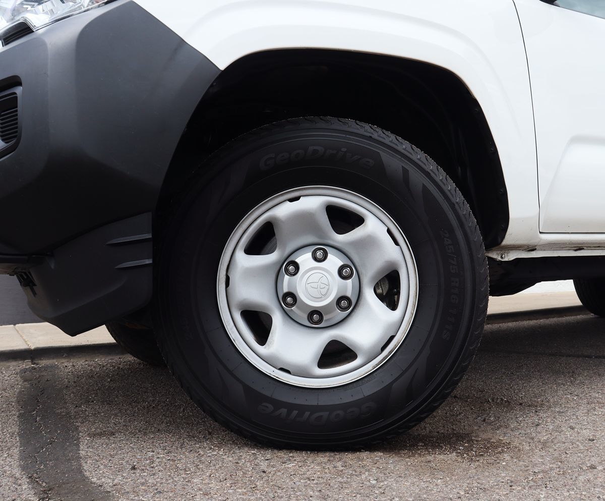 2022 Toyota Tacoma SR photo 4