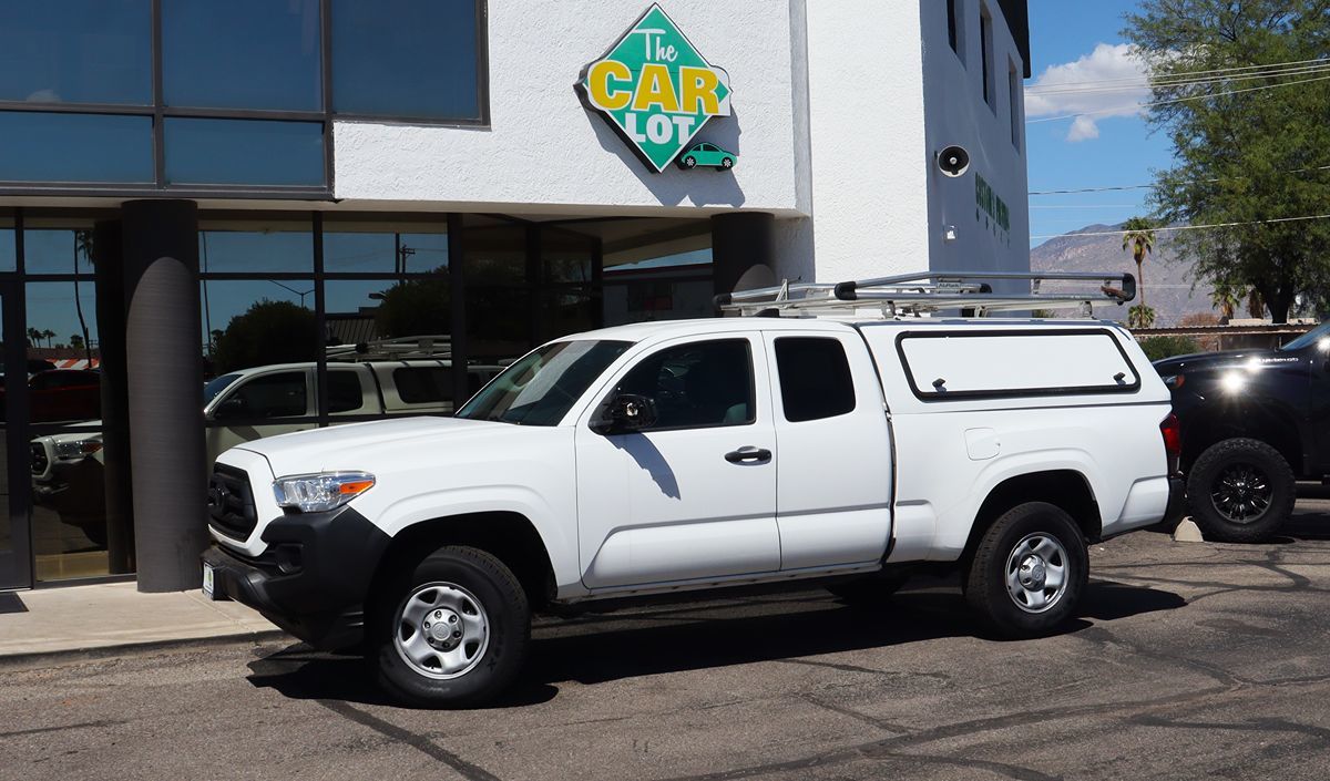 2022 Toyota Tacoma SR photo 3