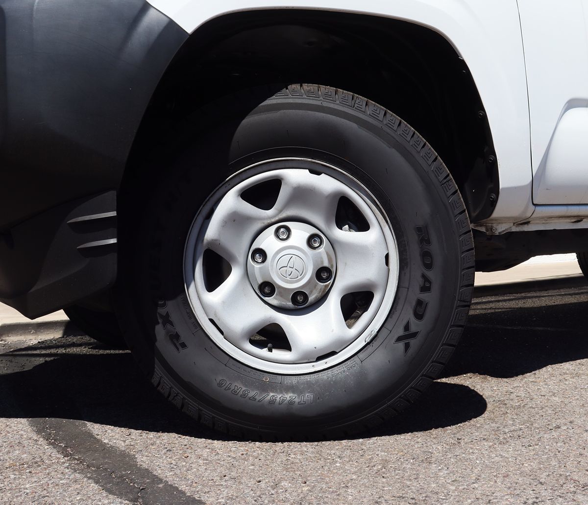 2022 Toyota Tacoma SR photo 4