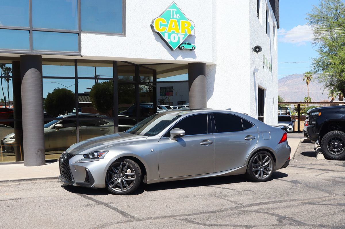 2018 Lexus IS 300 photo 3