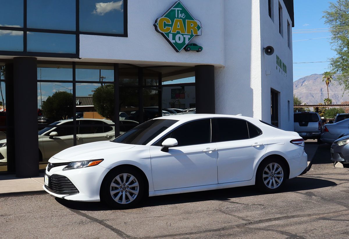 2020 Toyota Camry LE photo 7