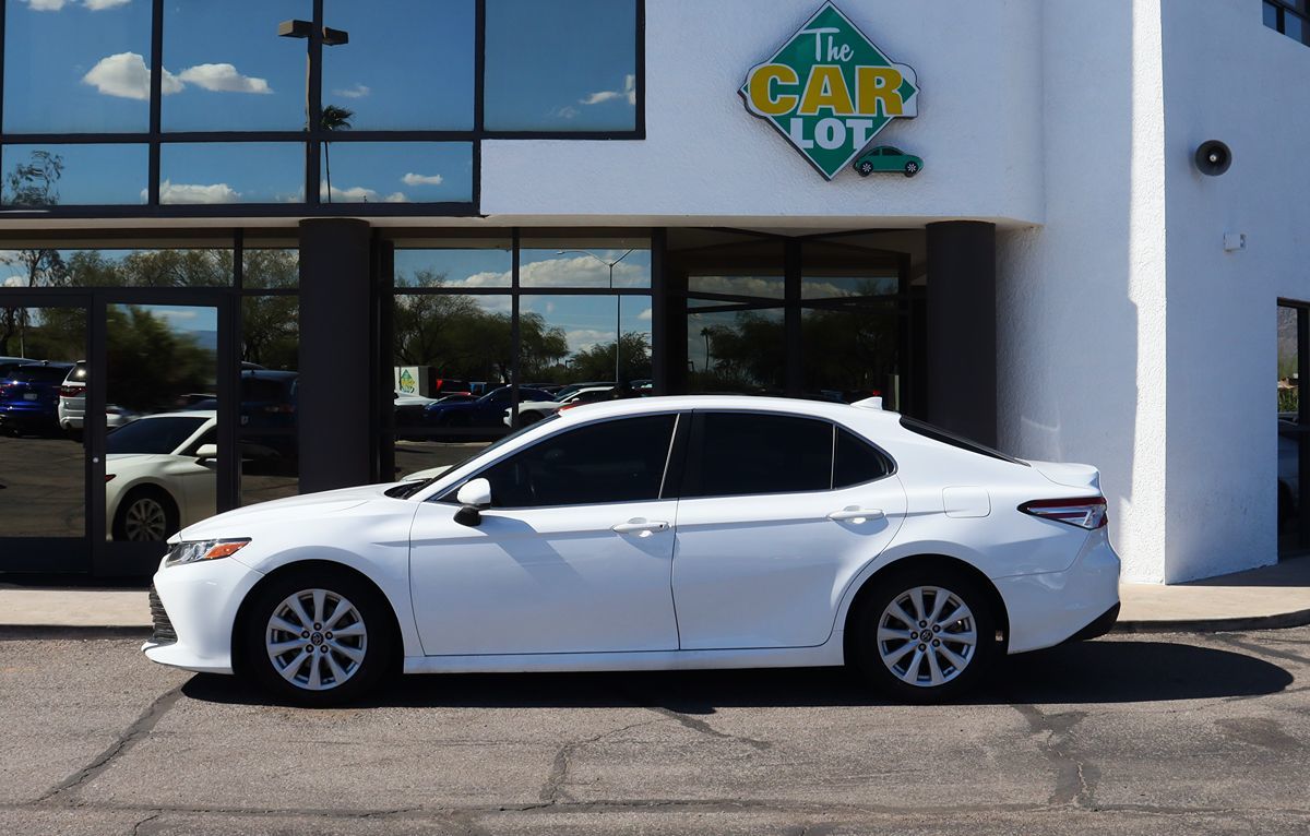 2020 Toyota Camry LE photo 8