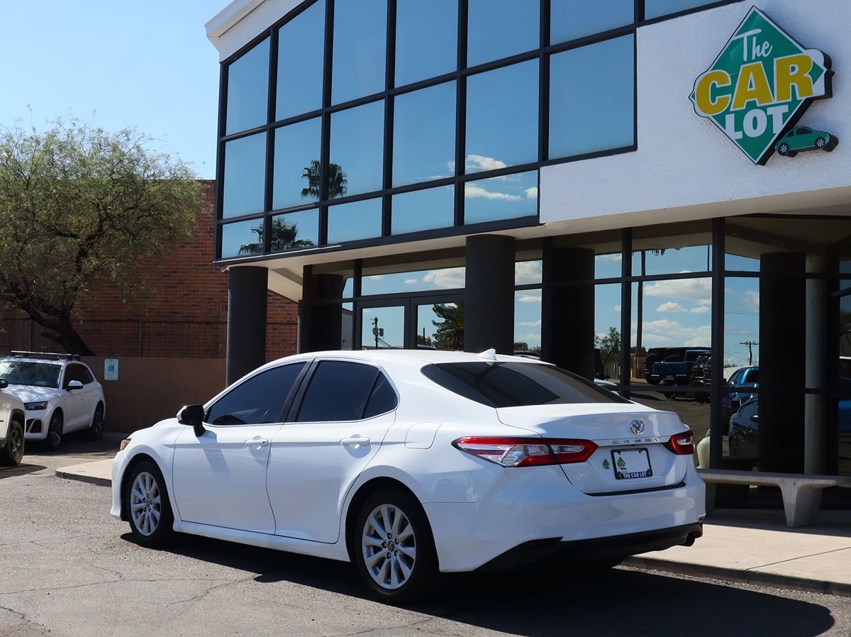 2020 Toyota Camry LE photo 9