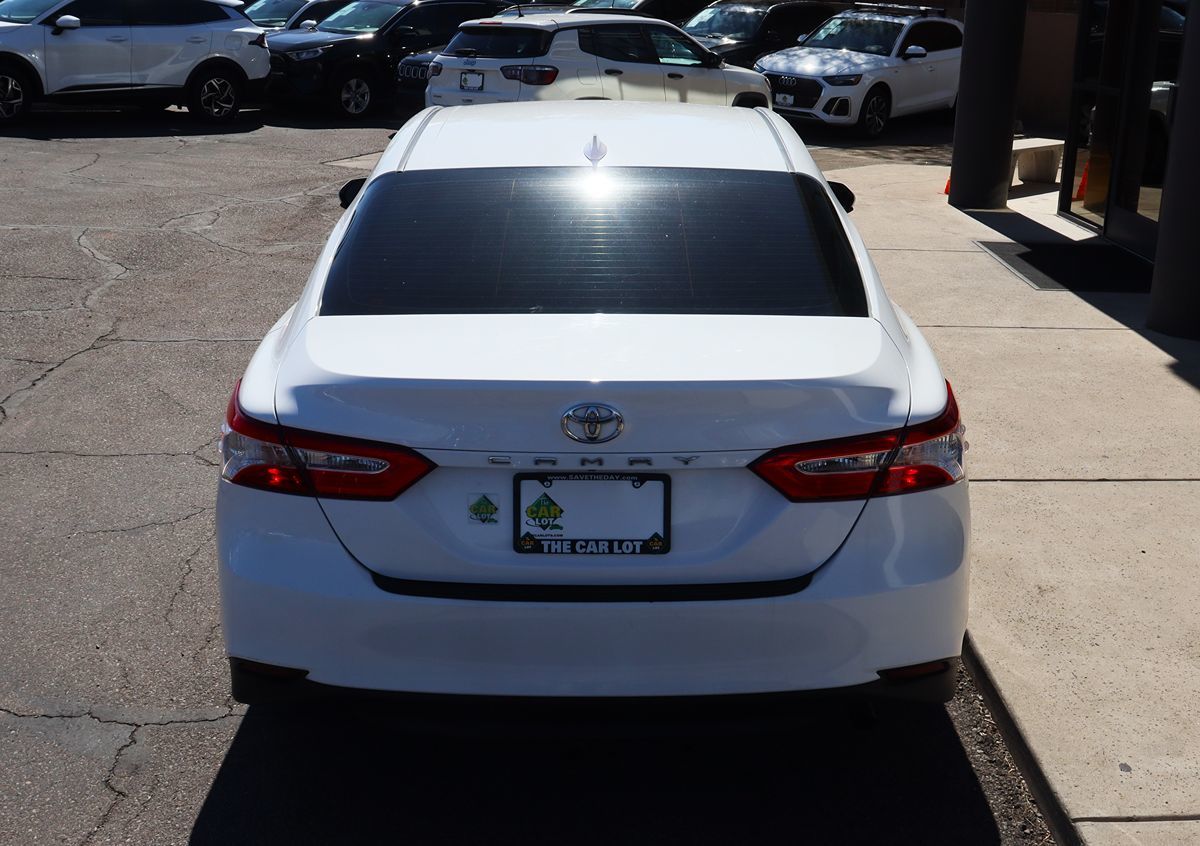2020 Toyota Camry LE photo 10