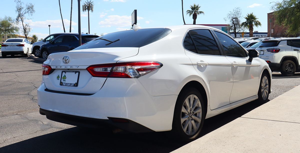 2020 Toyota Camry LE photo 13