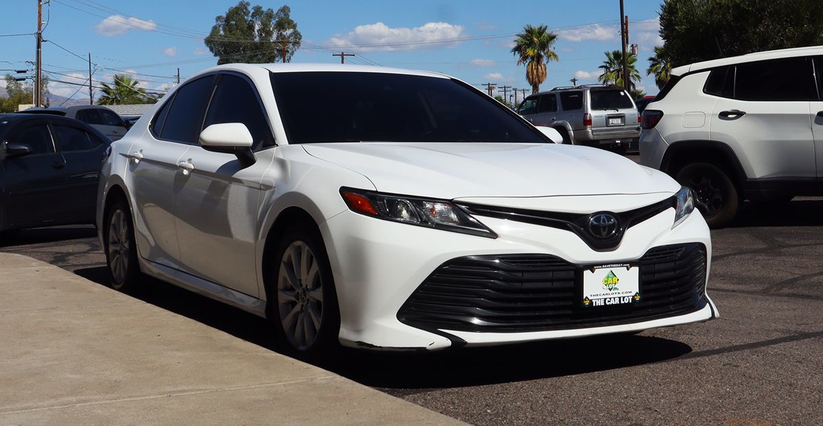 2020 Toyota Camry LE photo 14