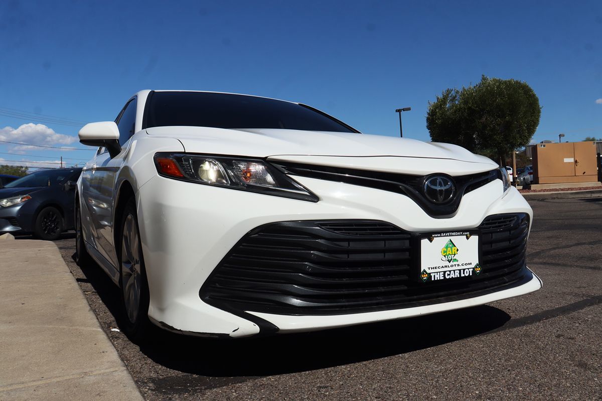 2020 Toyota Camry LE photo 18