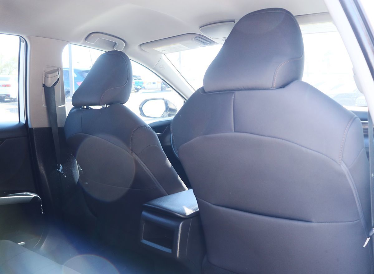 2020 Toyota Camry LE photo 24