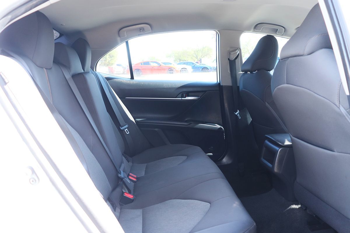 2020 Toyota Camry LE photo 23