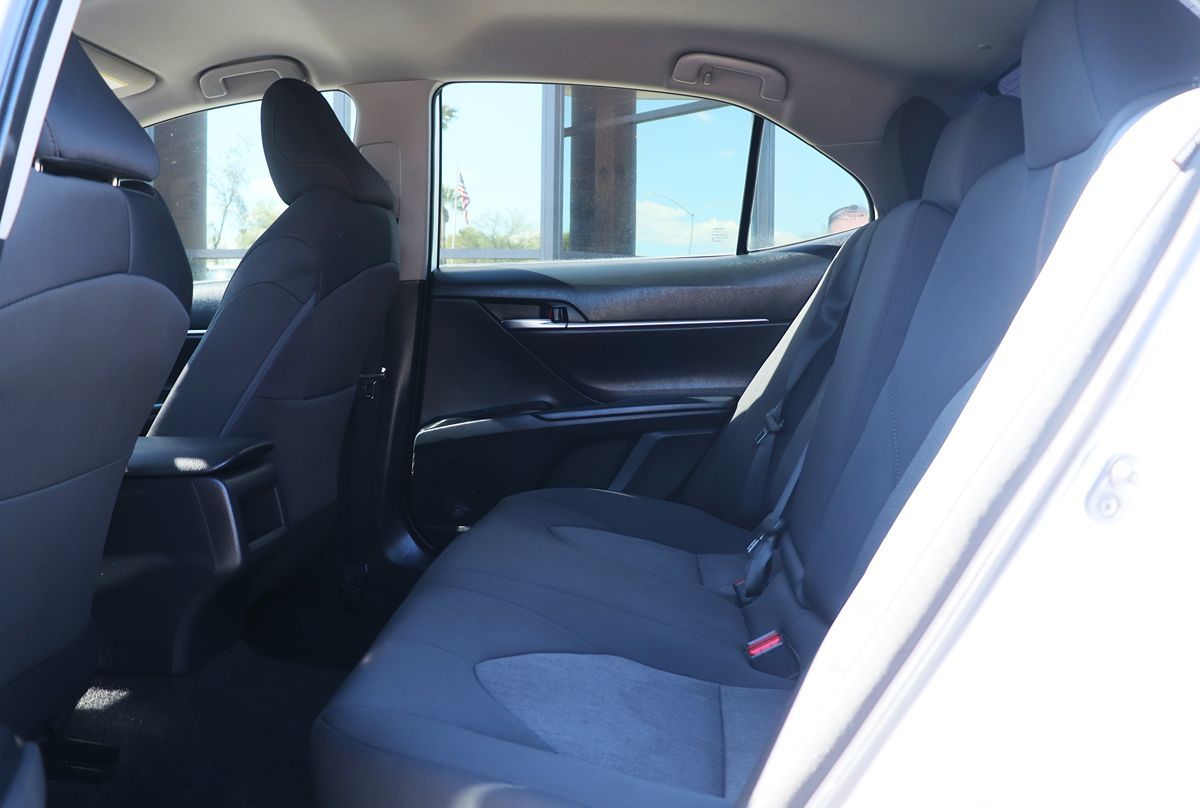 2020 Toyota Camry LE photo 26