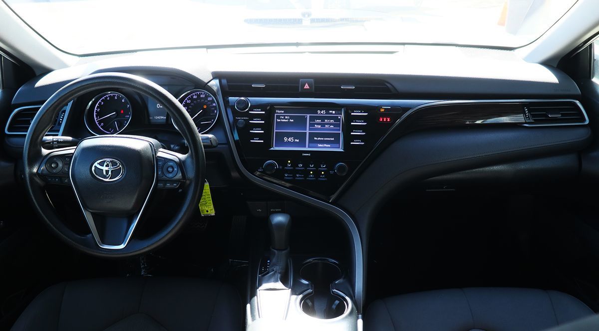2020 Toyota Camry LE photo 28