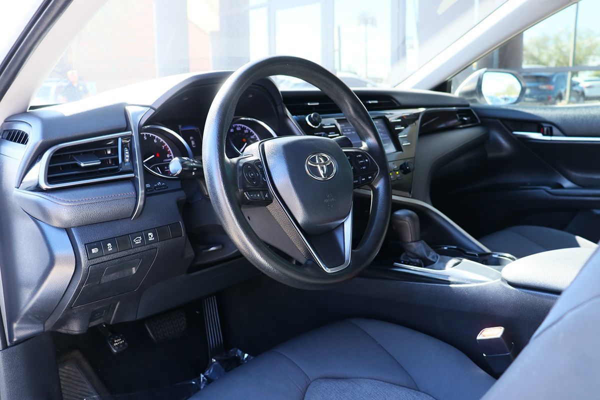 2020 Toyota Camry LE photo 34