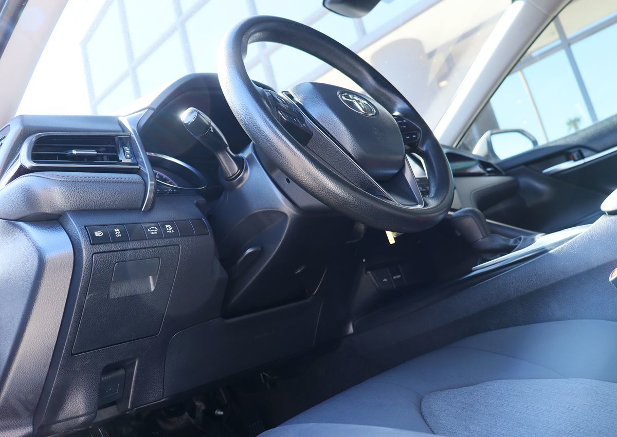 2020 Toyota Camry LE photo 35
