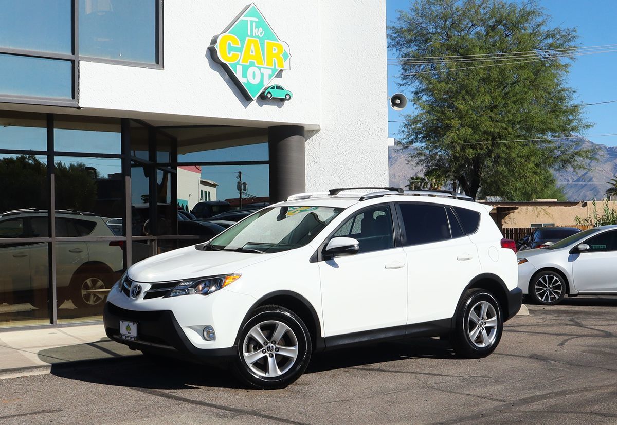 2015 Toyota RAV4 XLE photo 2