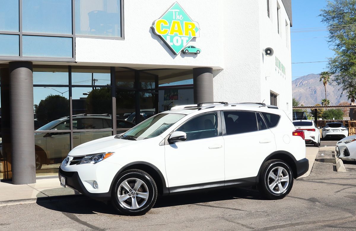 2015 Toyota RAV4 XLE photo 3
