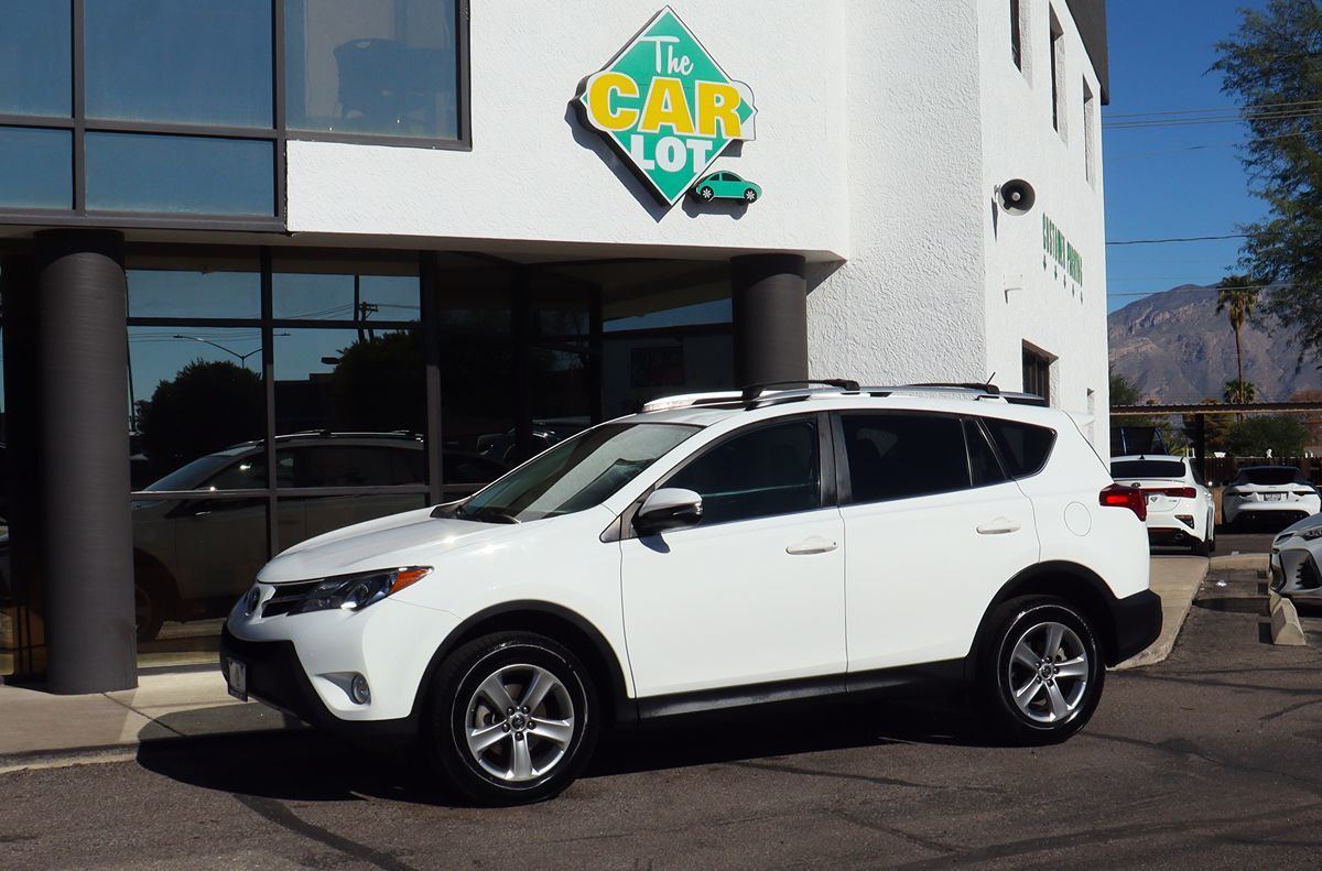 2015 Toyota RAV4 XLE photo 6