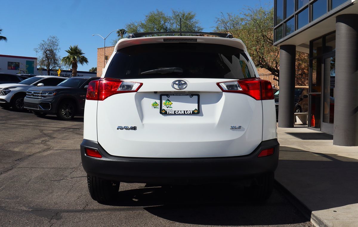 2015 Toyota RAV4 XLE photo 10