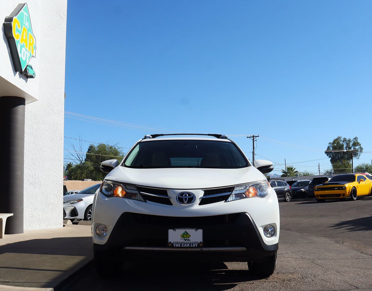 2015 Toyota RAV4 XLE photo 15