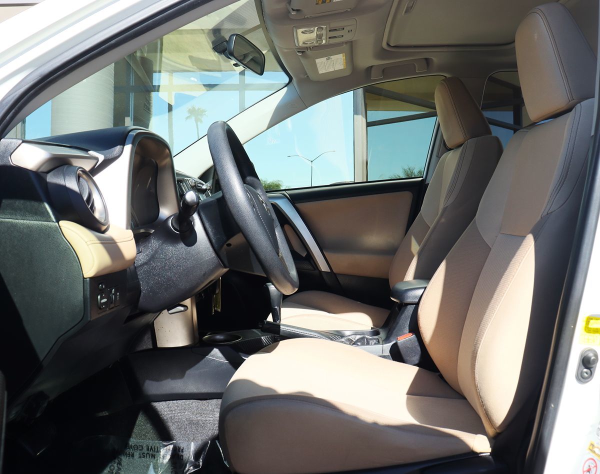 2015 Toyota RAV4 XLE photo 34