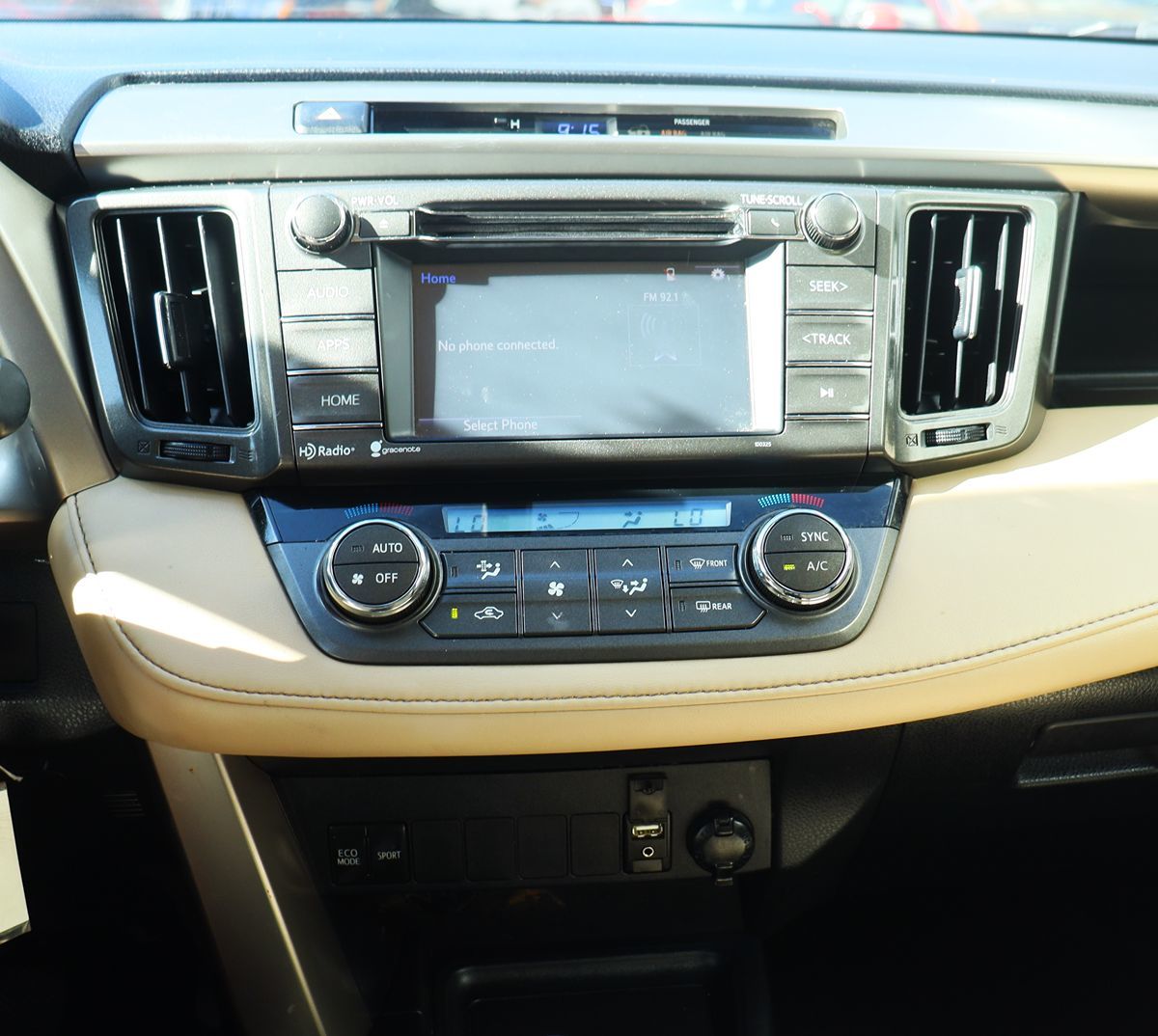 2015 Toyota RAV4 XLE photo 40