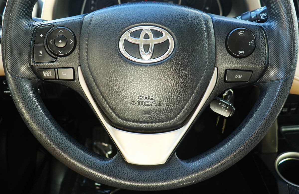 2015 Toyota RAV4 XLE photo 48